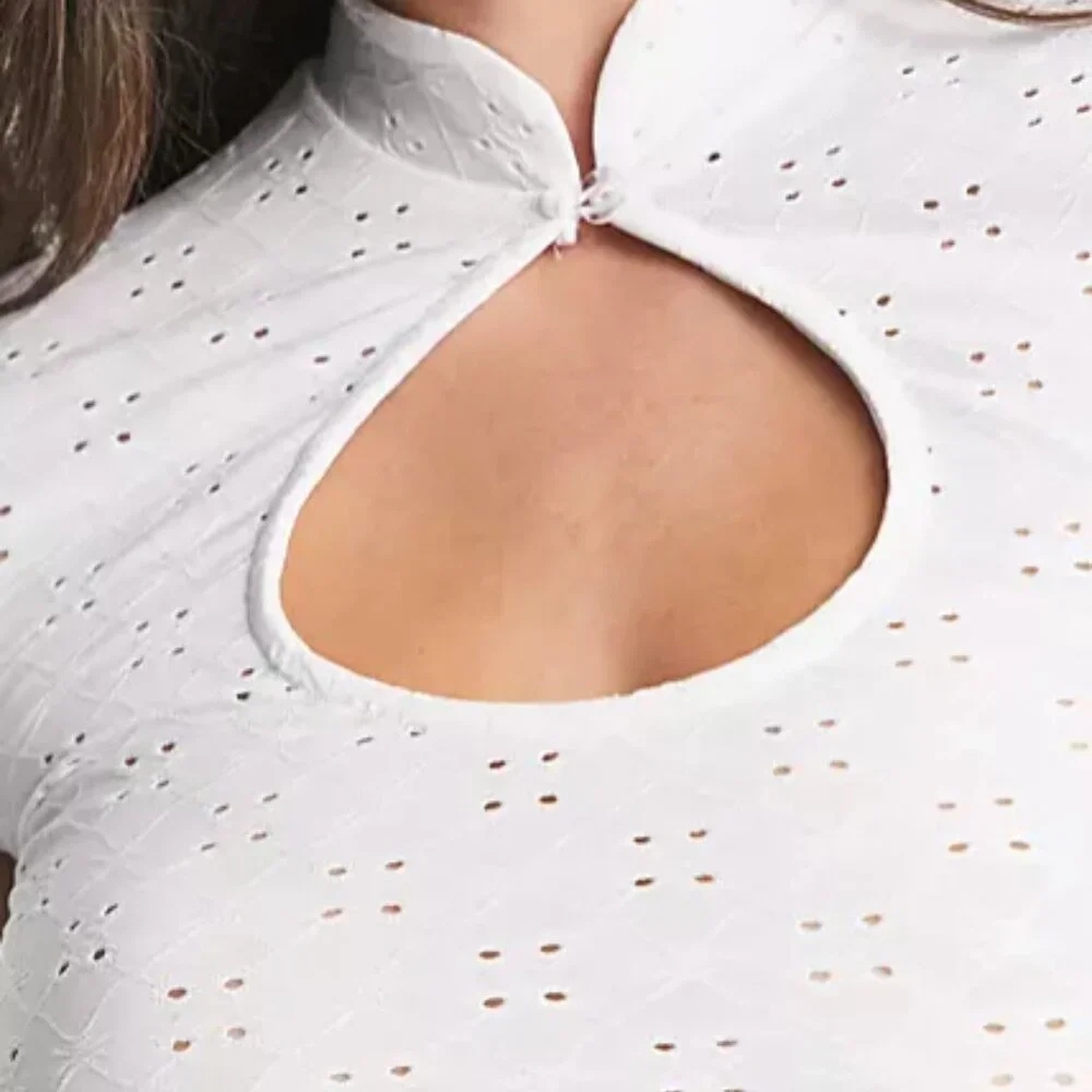 NWOT ASOS DESIGN Cut Out Top in Broderie Lace in White - Picture 2 of 3